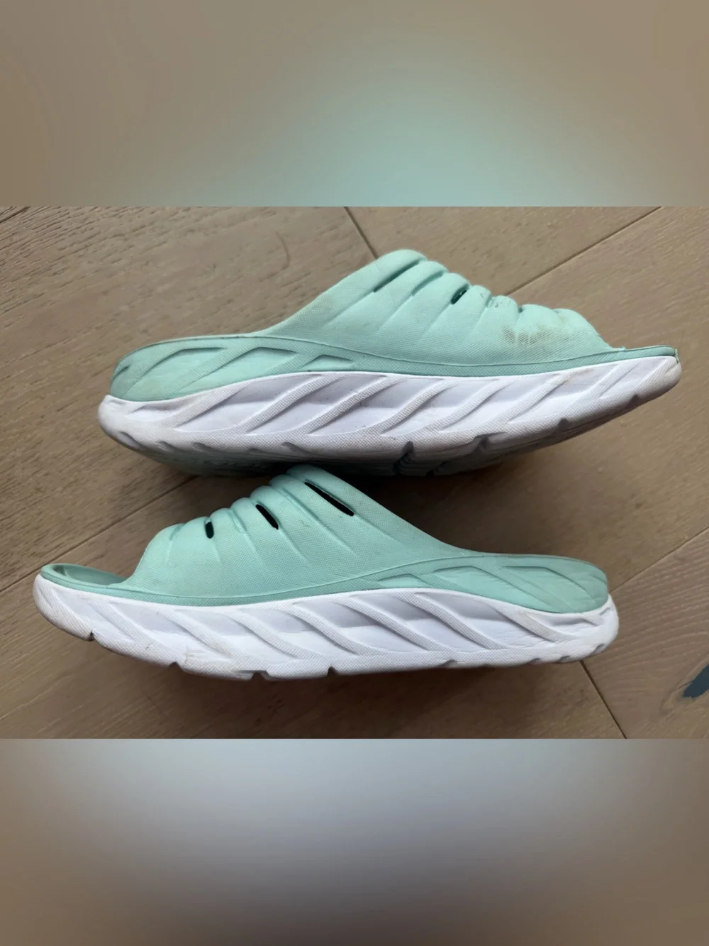 HOKA one Aqua Slide rubber Sandals - Mint Green women’s 9/ men’s 7